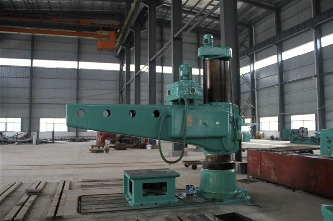 Radial drill press in the TC machining hall