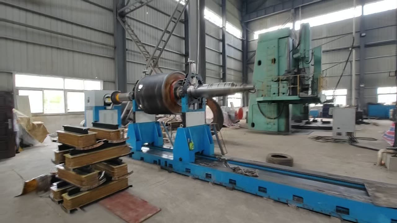 Large rotor assembly on dynamic balancing machine