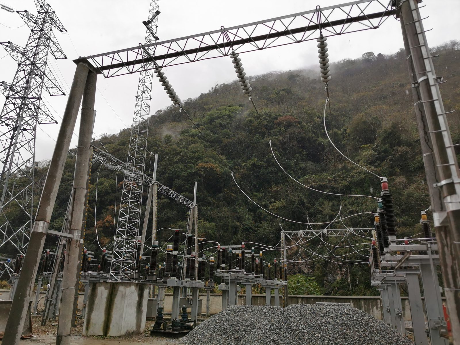 High voltage substation