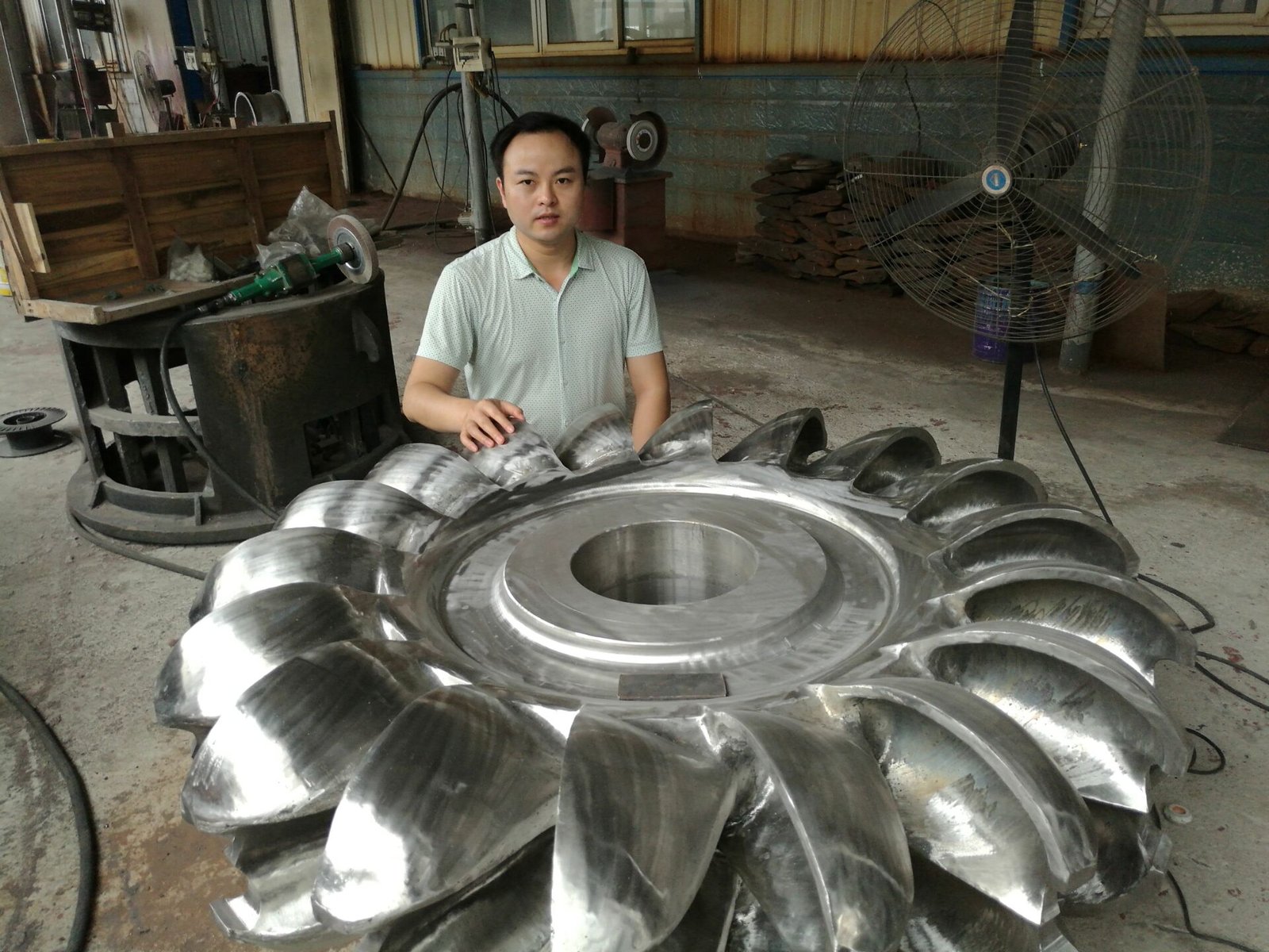 Pelton runner and casing at Feishuigou HPP