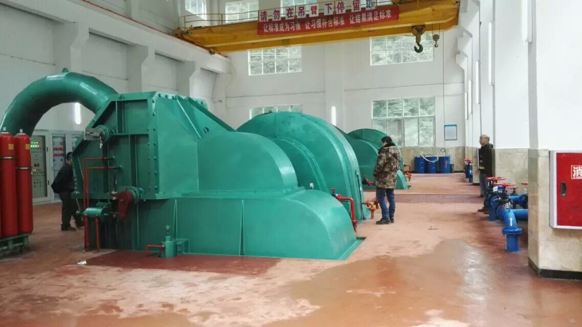 Horizontal twin Pelton units with twin-nozzle injectors